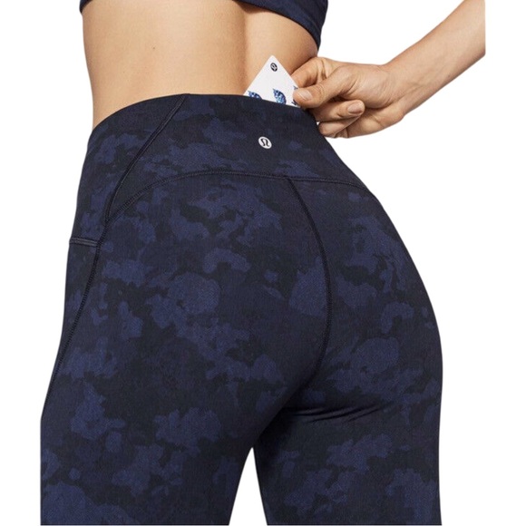 Lululemon Train Times Crop Legging 17” Camo Midnight Navy/ Black Size 6 - Picture 3 of 11